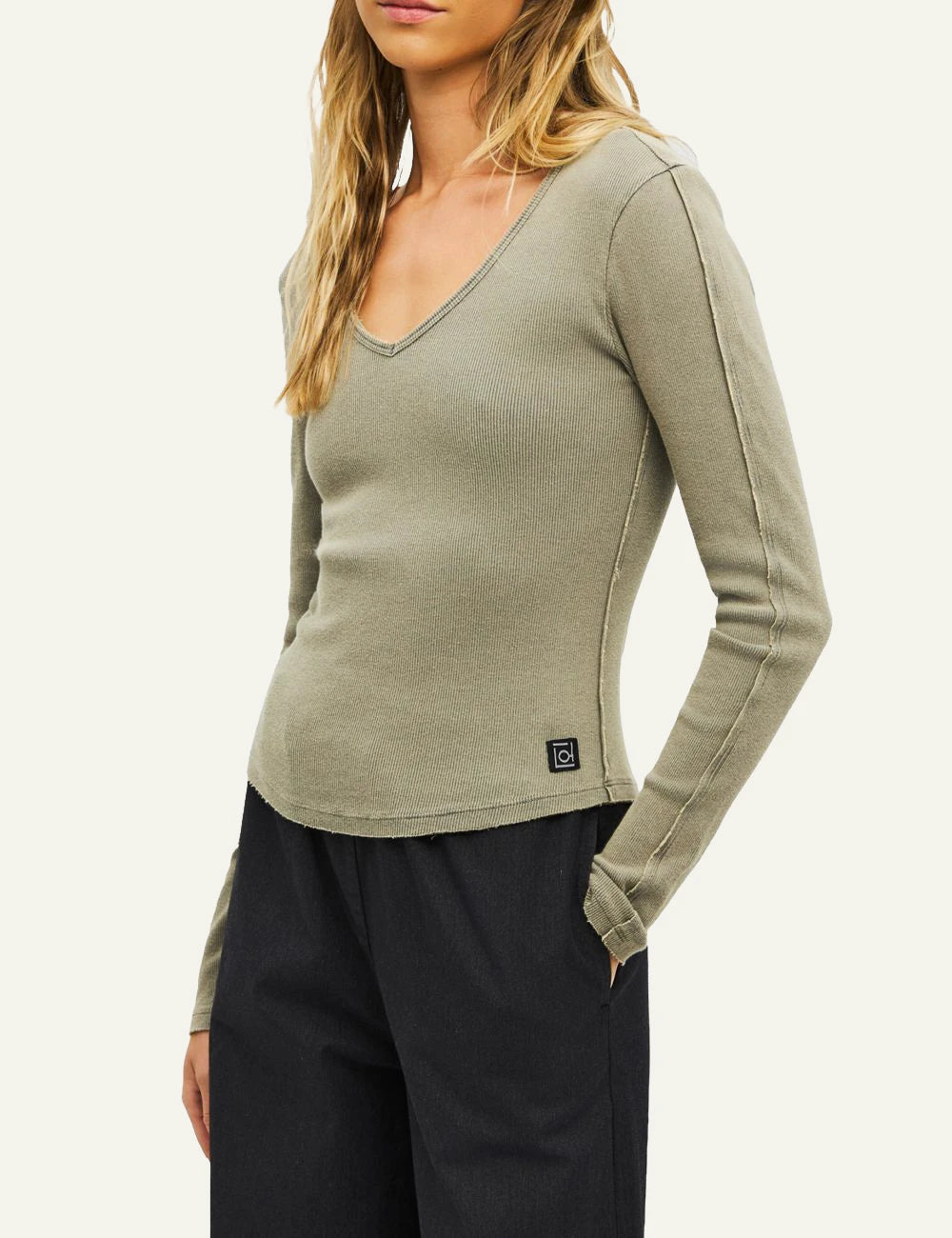Women's Dirty Laundry khaki ribbed V-neck long sleeve top side