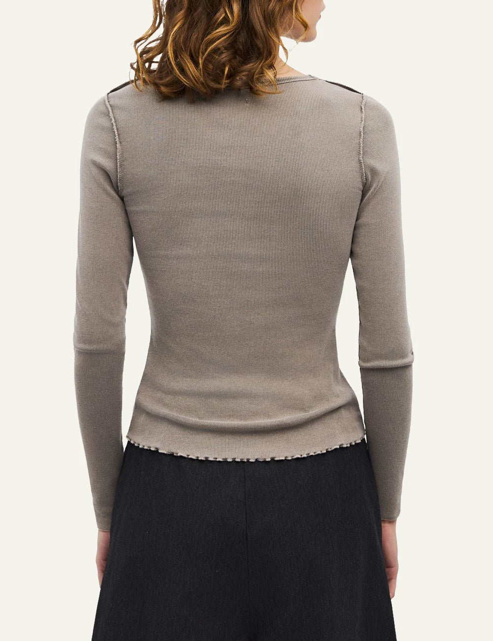 dirty laundry womens taupe ribbed boat neck long sleeve top back