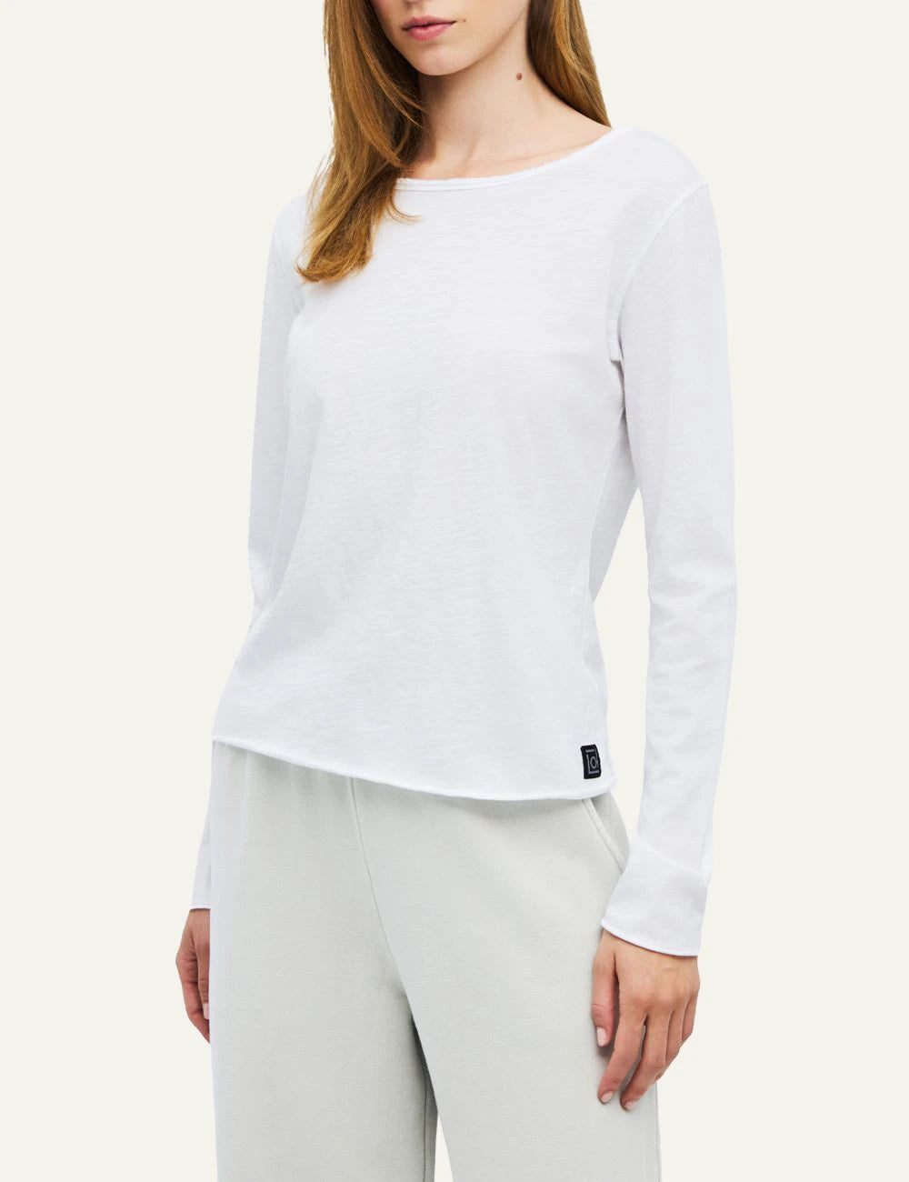 Women's Dirty Laundry white cotton long sleeve top model
