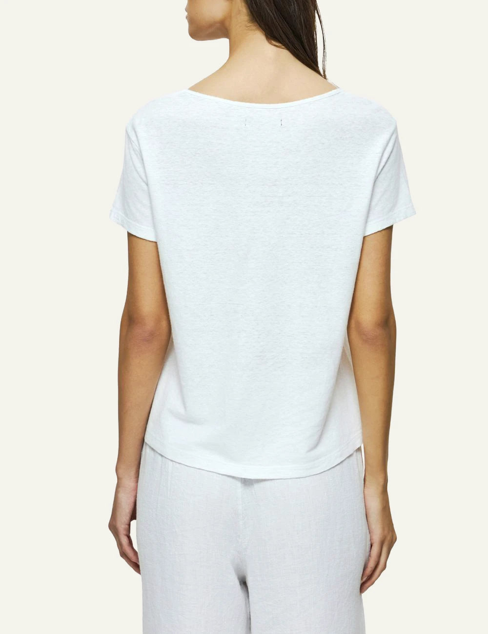Dirty Laundry gynaikeio white V-neck linen blend T-shirt back view