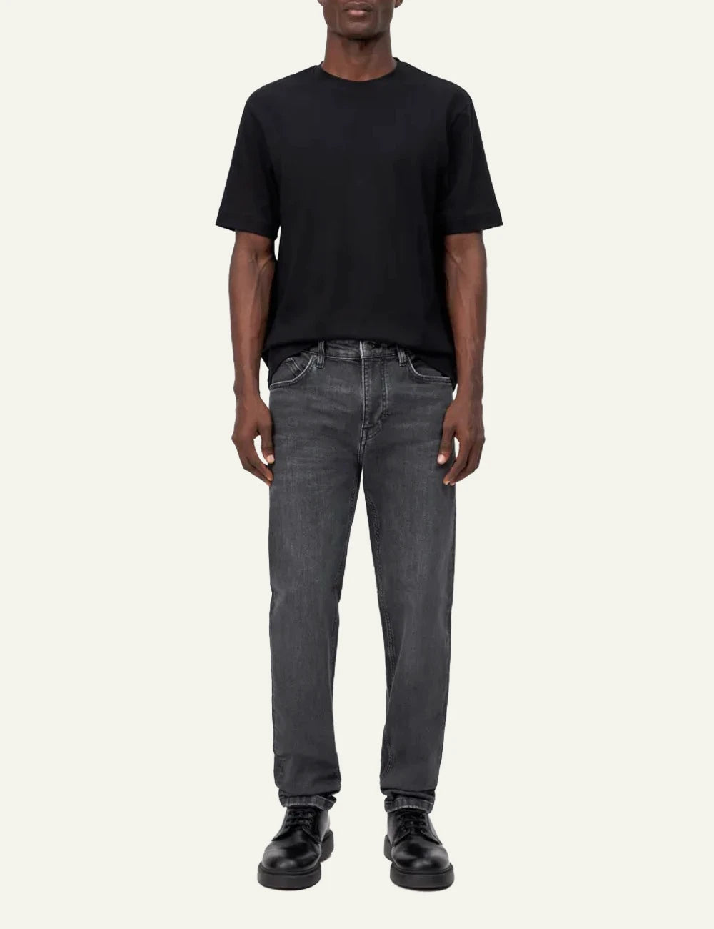 Men's Drykorn Raphael black cotton crew neck regular fit T-shirt full body