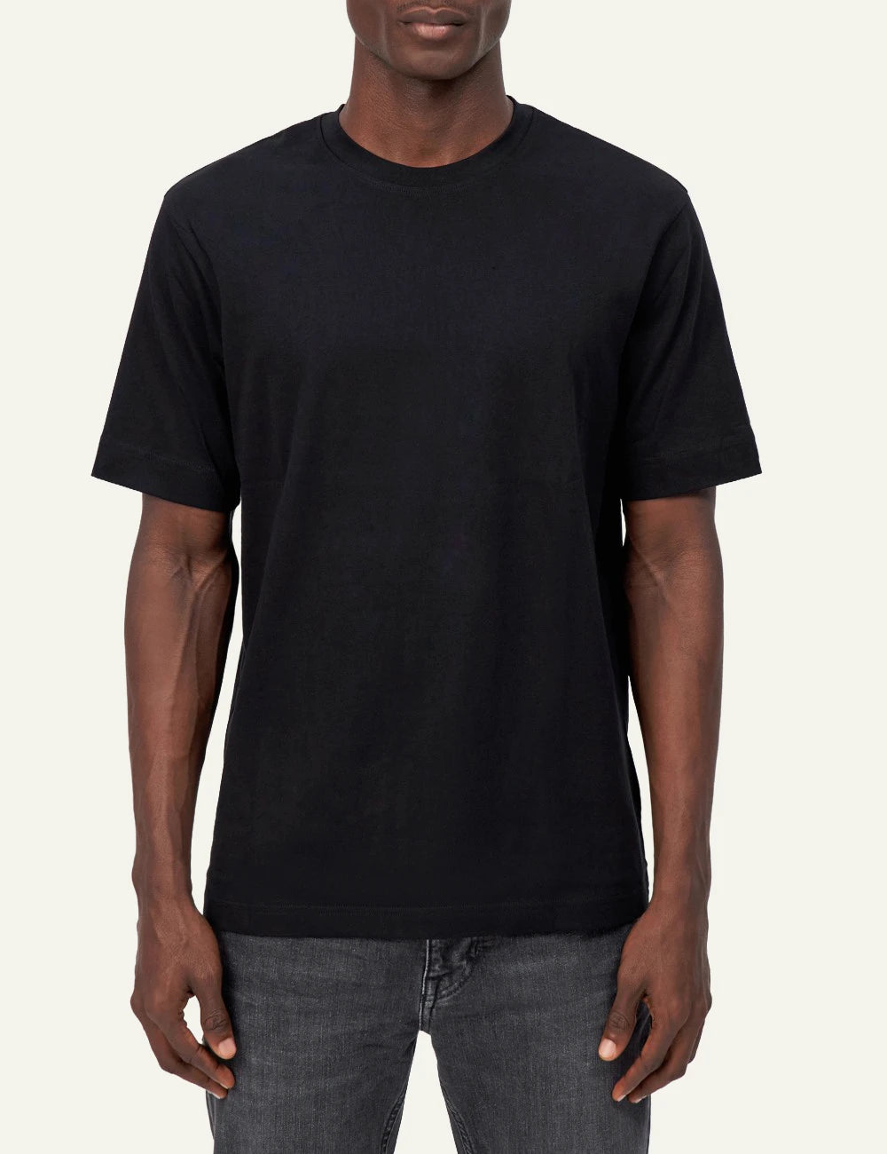 Men's Drykorn Raphael black cotton crew neck regular fit T-shirt model