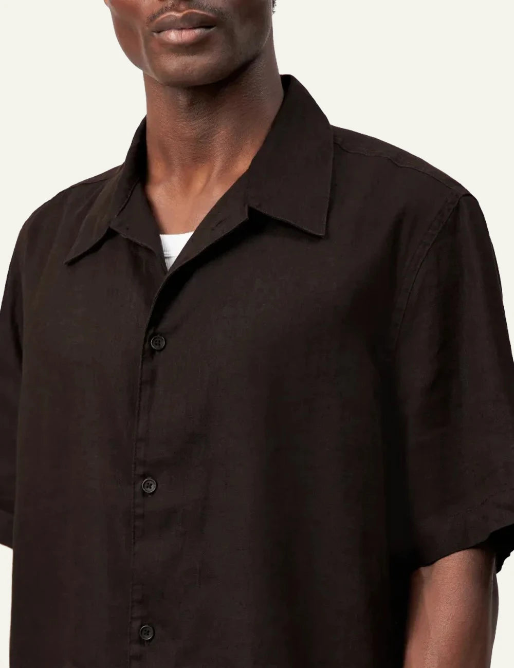 Drykorn MERYN shirt brown short sleeve linen blend Kent collar front detail view