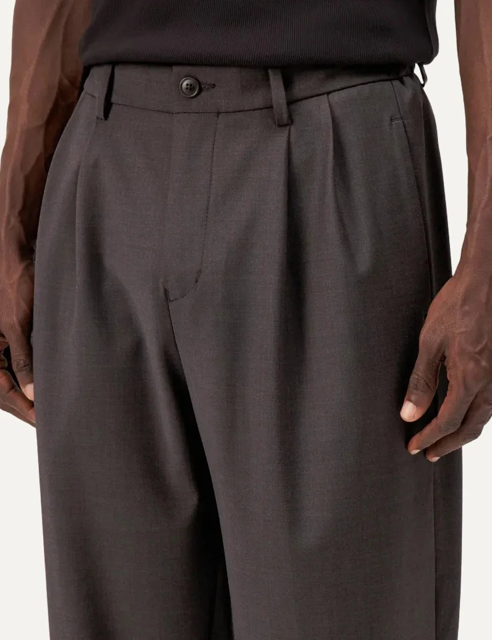 Drykorn women's dark brown tailored trousers with front pleats, wide legs, belt loops and a relaxed fitdetail