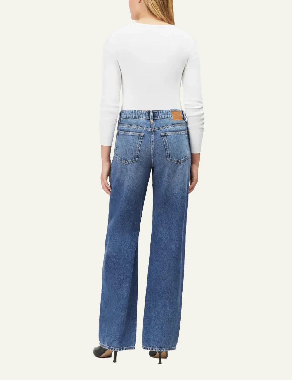 Women's DRYKORN Medley mid-waist barrel-leg jeans in blue cotton denim back