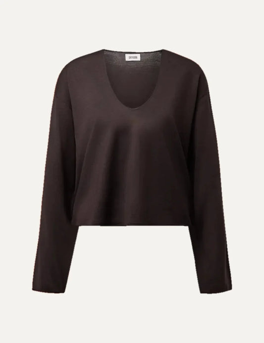Drykorn women's Somaija 2 dark brown cropped knit sweater with a deep V-neckline, relaxed fit and long sleeves.