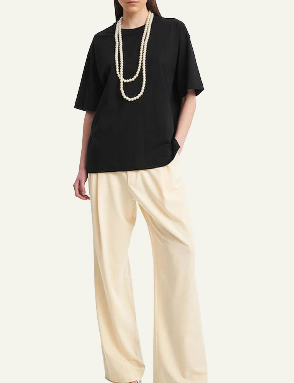 Eleh top black oversized t shirt pearl necklace front full body