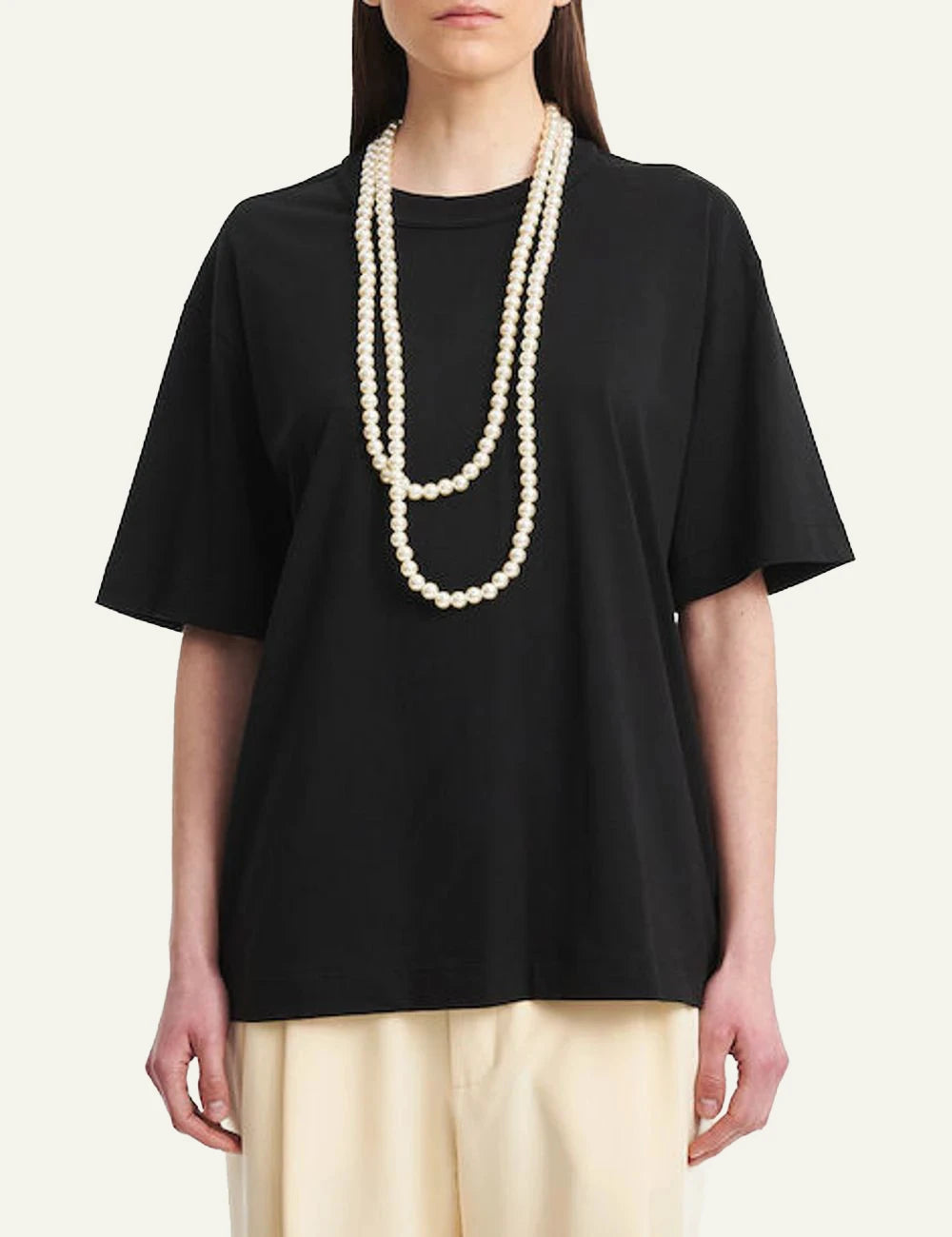 Eleh top black oversized t shirt pearl necklace front