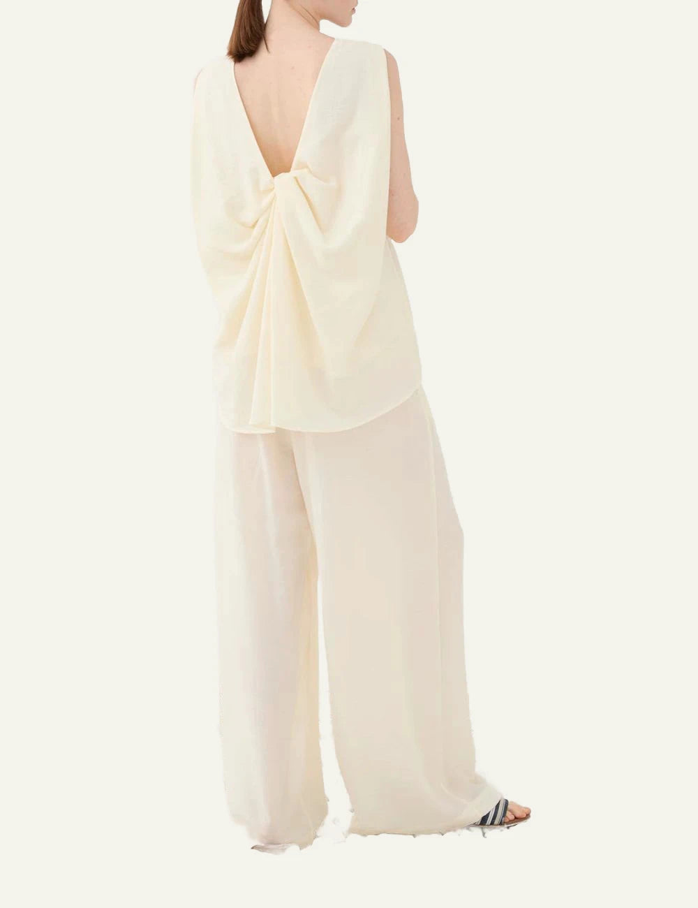 Eleh blusa off white sleeveless asymmetrical top back detail