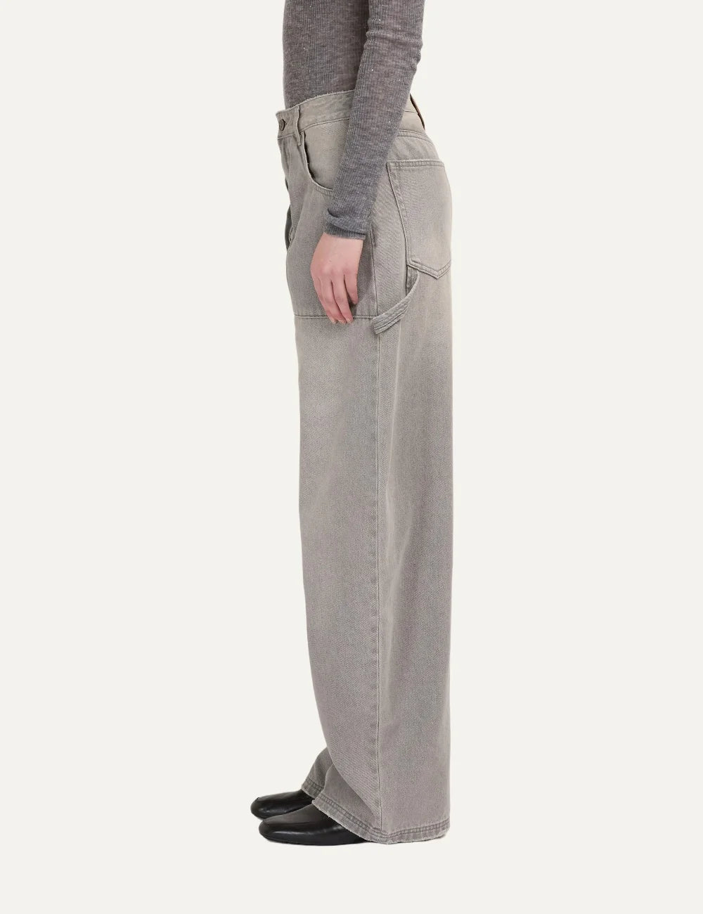 Eleh women's grey oversized wide-leg jeans with front pleats, patch pockets and contrast stitching side