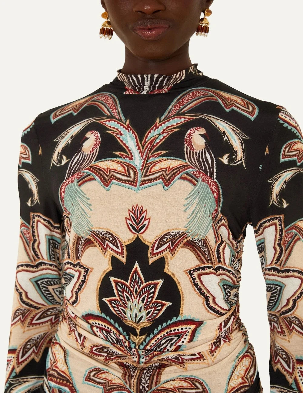  Farm Rio Women’s Multicolour Tapestry-Print Jersey Blouse close up deetails
