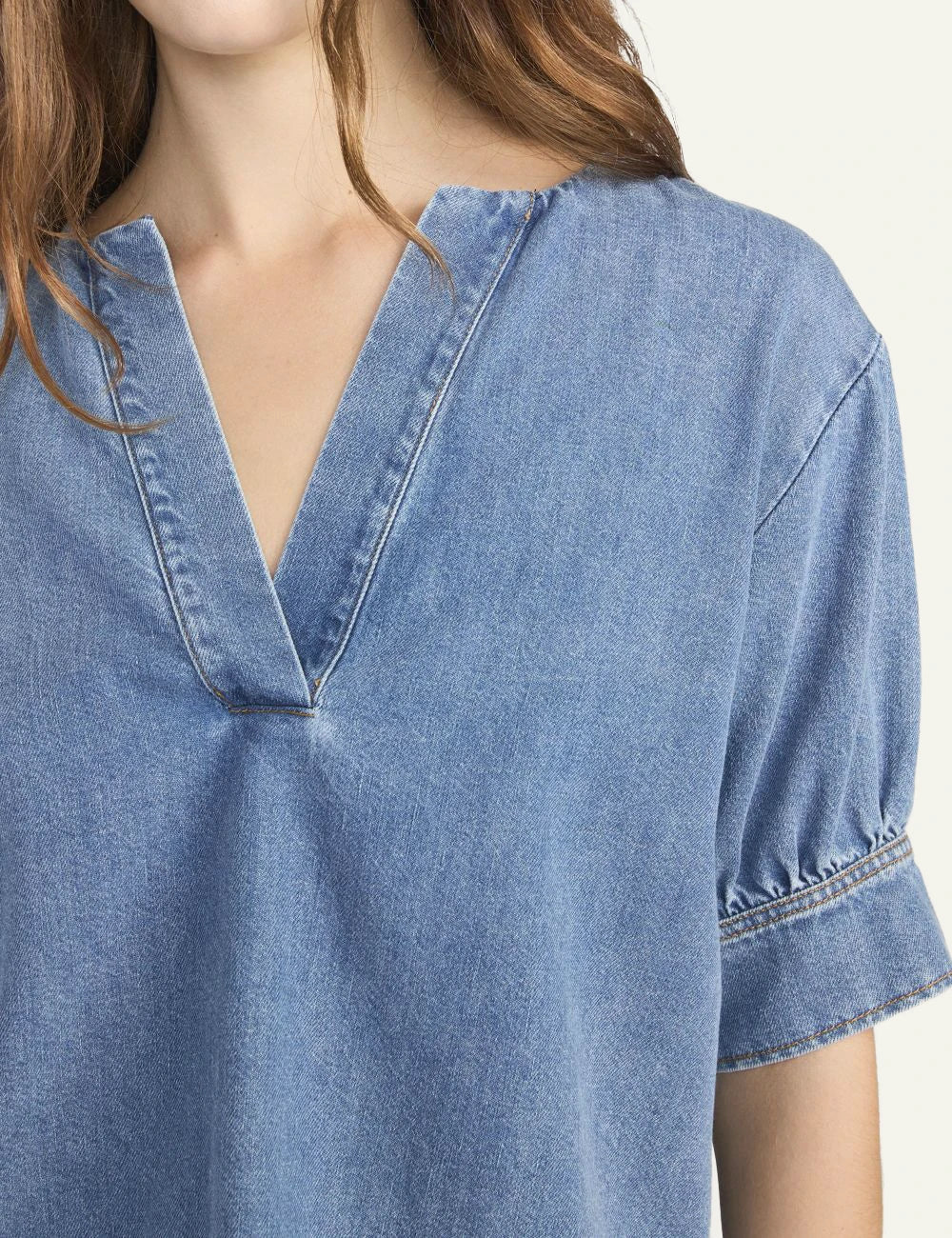 Frame denim v neck popover top blue lightweight lyocell blend short sleeve front detail view