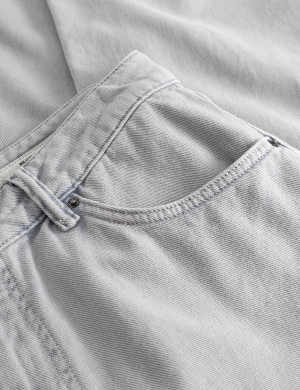 Gabba jeans light grey relaxed tapered fit rigid twill detail pocket view