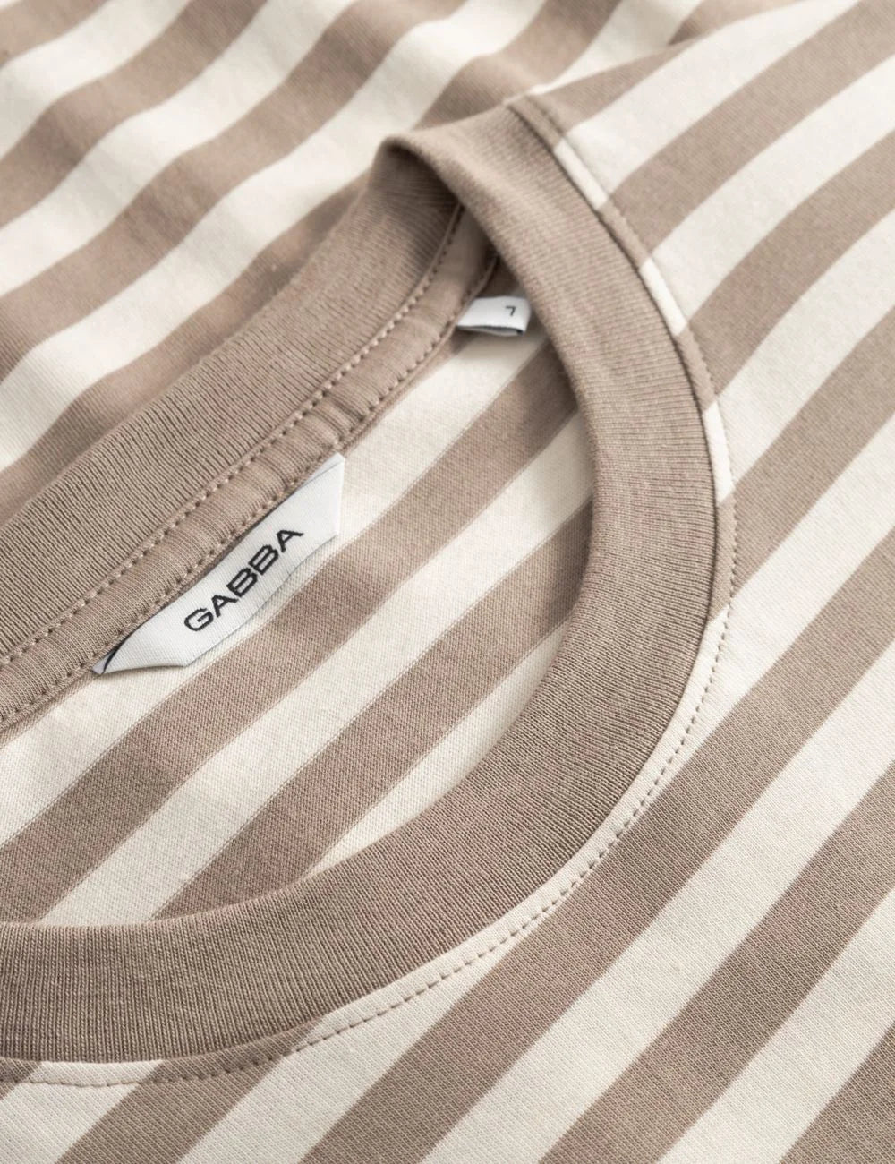 Gabba striped t-shirt beige white logo chest front detail view