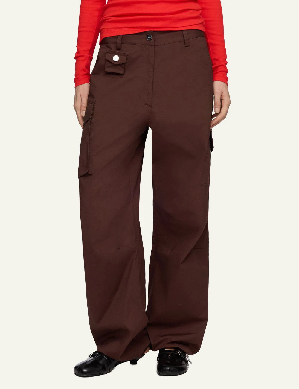 Women's Ganni brown organic cotton cargo trousers with utility pockets model
