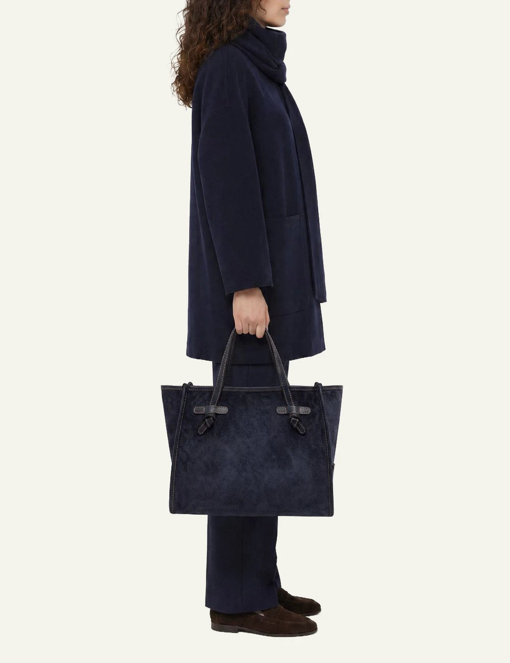 Women's Gianni Chiarini Miss Marcella 32 suede tote bag in blue with leather details model