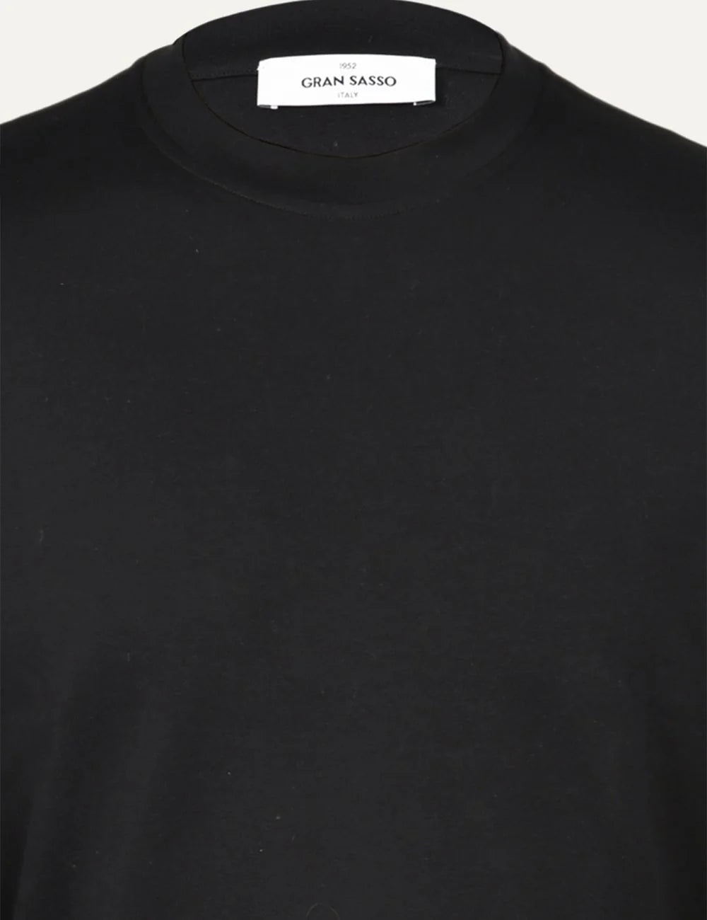 Gran Sasso men black Luxury Cotton Interlock crew neck T-shirt in 100% cotton detail