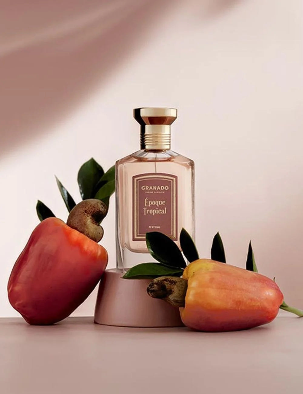 Granado Epoque Tropical perfume bottle coral label detail view