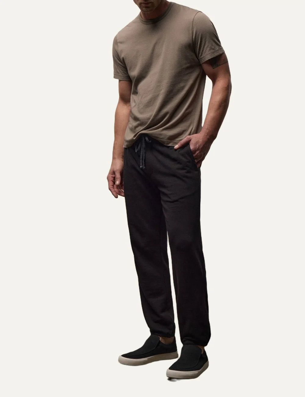 James Perse men's black cotton relaxed fit sweatpants full body