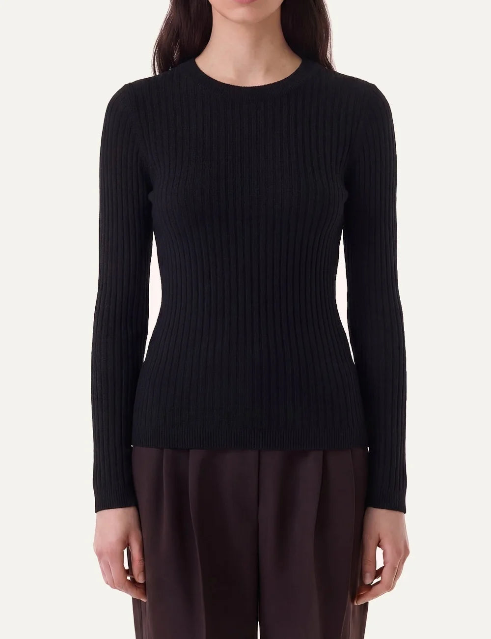 Kujten women Bibi black cashmere ribbed crew neck sweater with long sleeves model