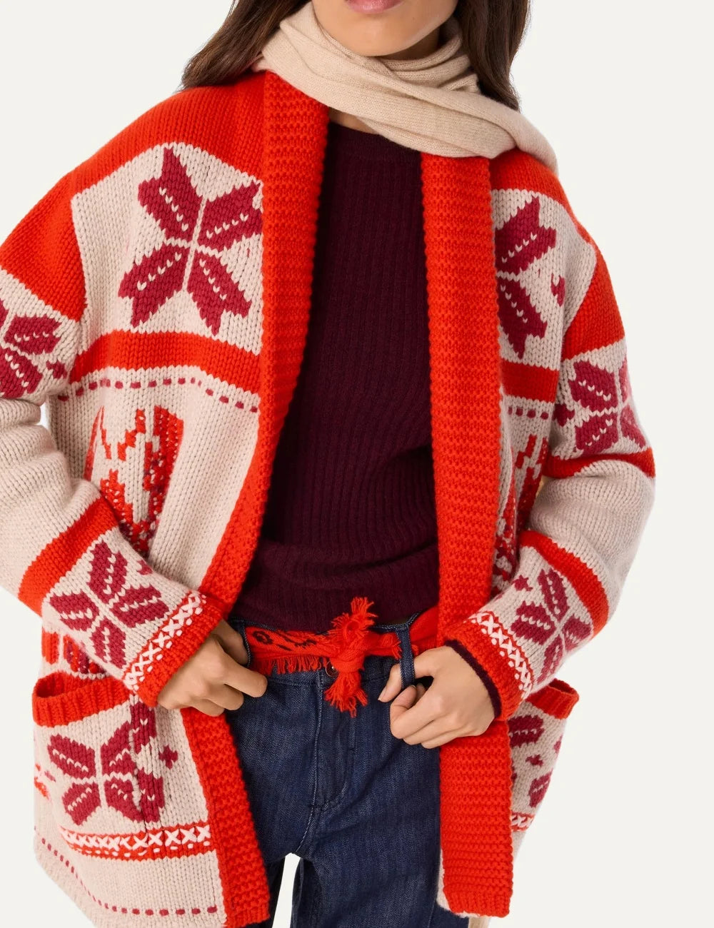 Kujten women Cody Homard Orange Rosso cashmere cardigan with lobster embroidery and jacquard pattern model