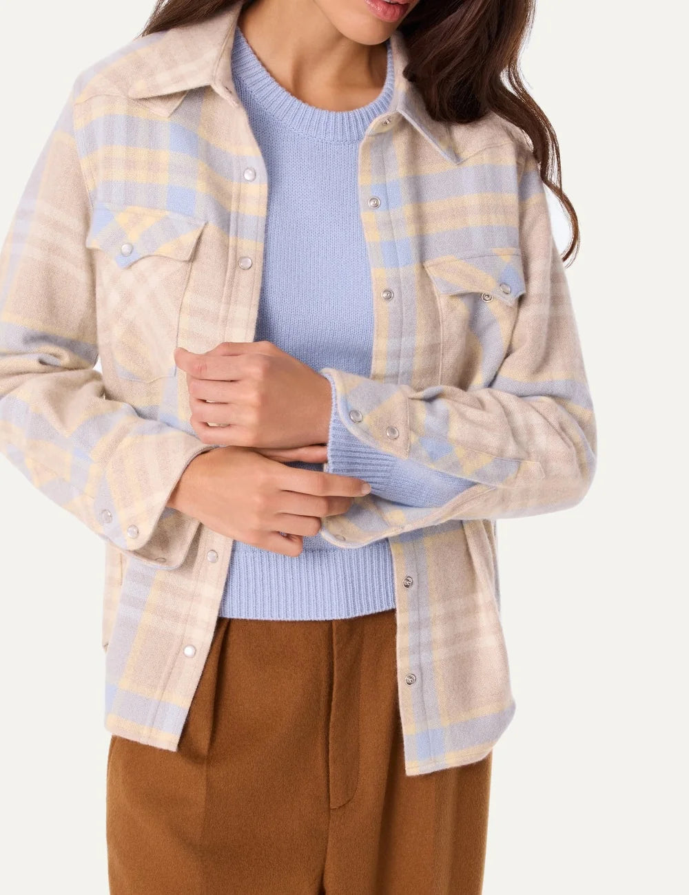Kujten women Lumber Celeste Anise cashmere overshirt with beige blue and yellow check pattern model