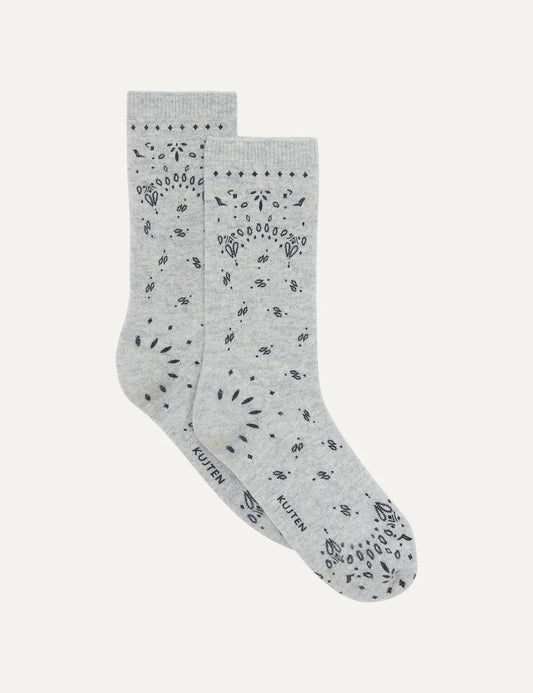 Kujten women Sig Bandana light grey cashmere blend socks with black bandana print