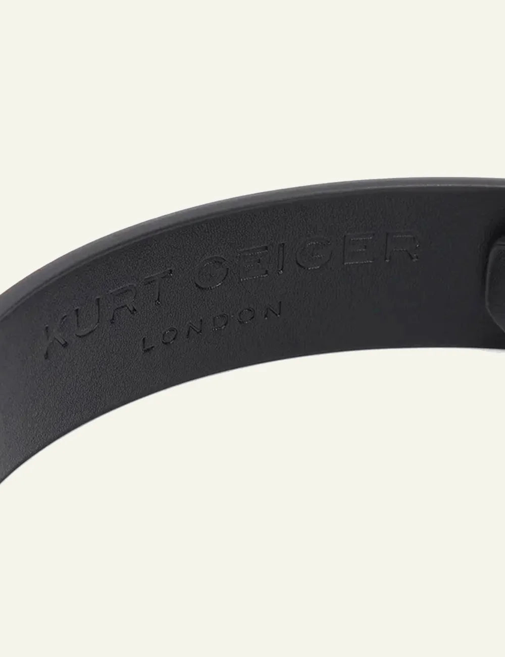 Kurt Geiger Shoreditch 30 Belt black leather gold buckle detail view