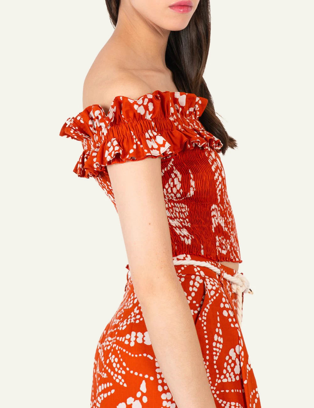 La Poupette Alitza top paprika print off shoulder smocked crop side