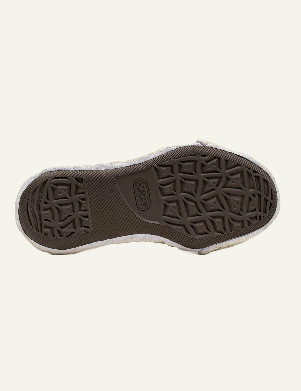 Outsole view Maison Mihara Yasuhiro Peterson23 sneaker με textured rubber sole και MMY branding