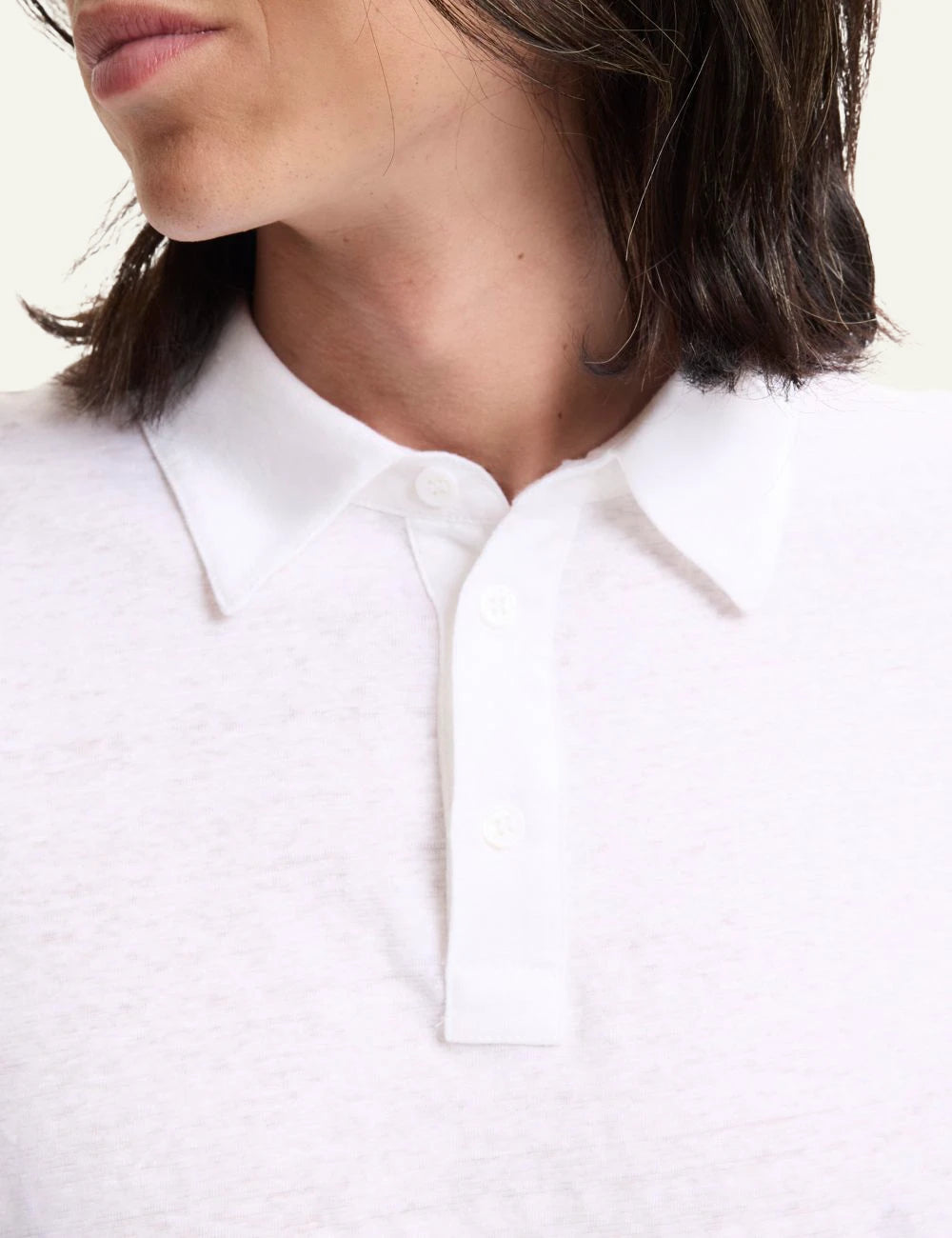 Majestic Filatures polo white linen elastane polo collar front detail view