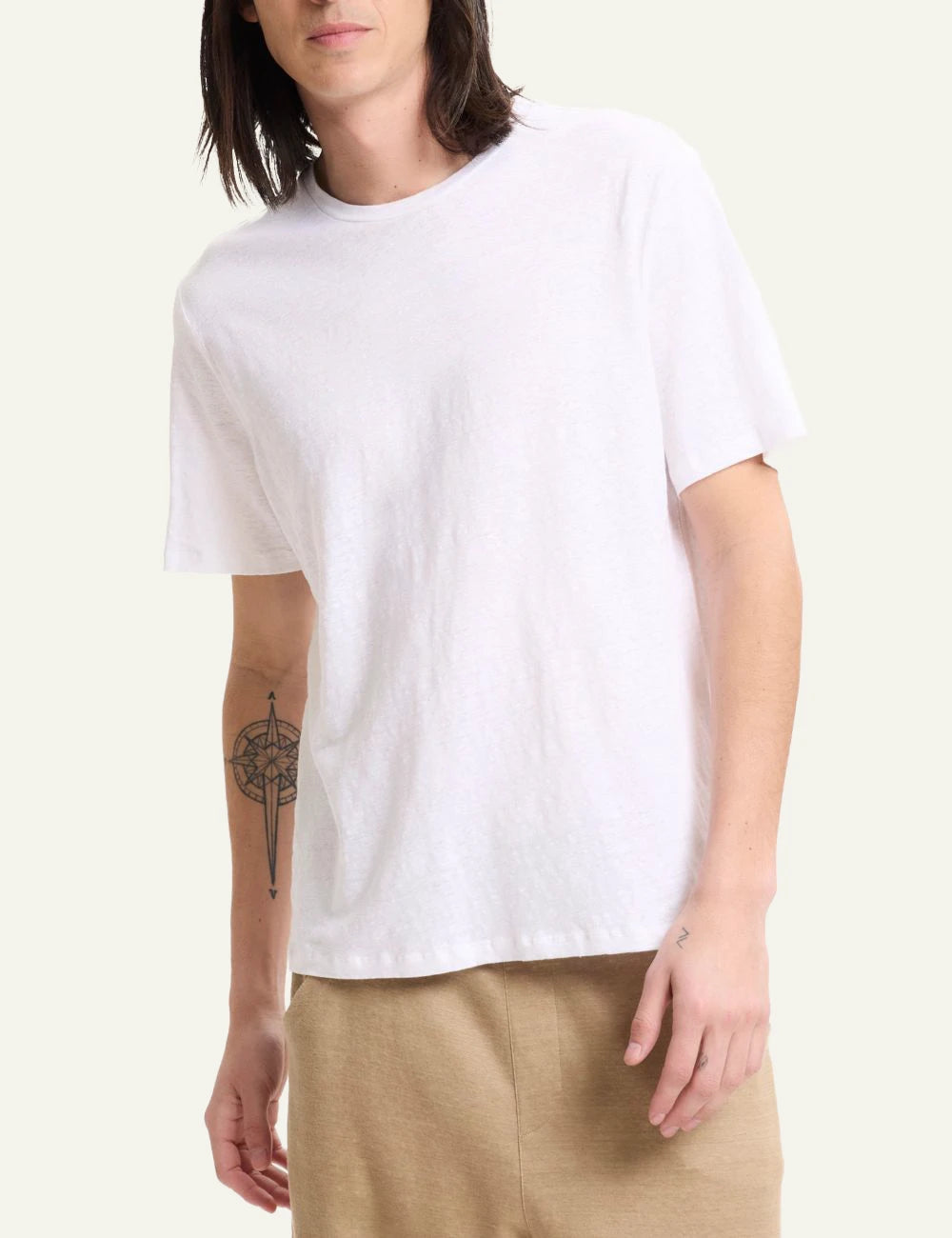 Majestic Filatures t-shirt white linen elastane crewneck front model view