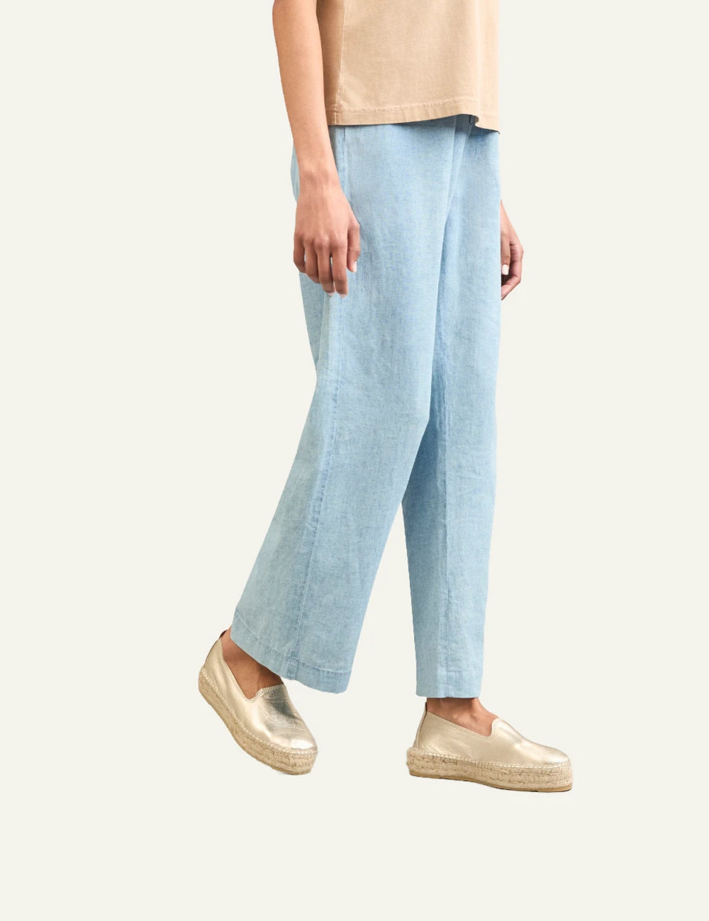 Manebi espadrilles metallic gold slip-on side model view