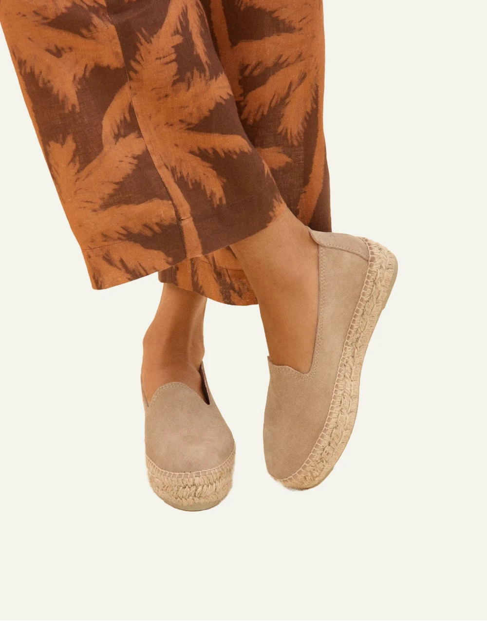 Manebi Hamptons espadrilles vintage taupe suede platform slip on double jute sole side model view