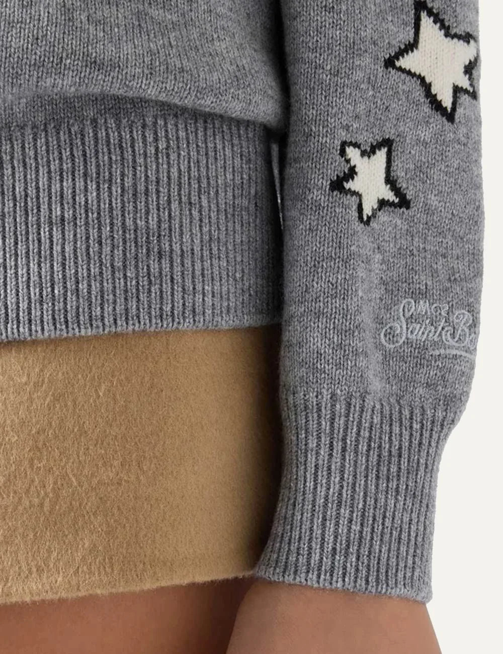 Mc2 Saint Barth grey knitted sweater with Snoopy, Woodstock, yellow and white stars, crew neck and ribbed trims detaiil