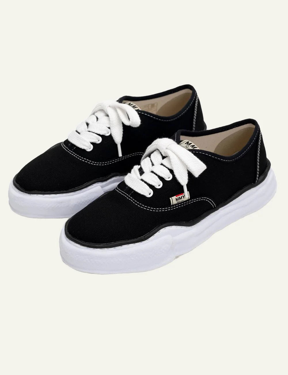 Maison Mihara Yasuhiro Baker canvas sneakers μαύρα, pair view με oversized white sole