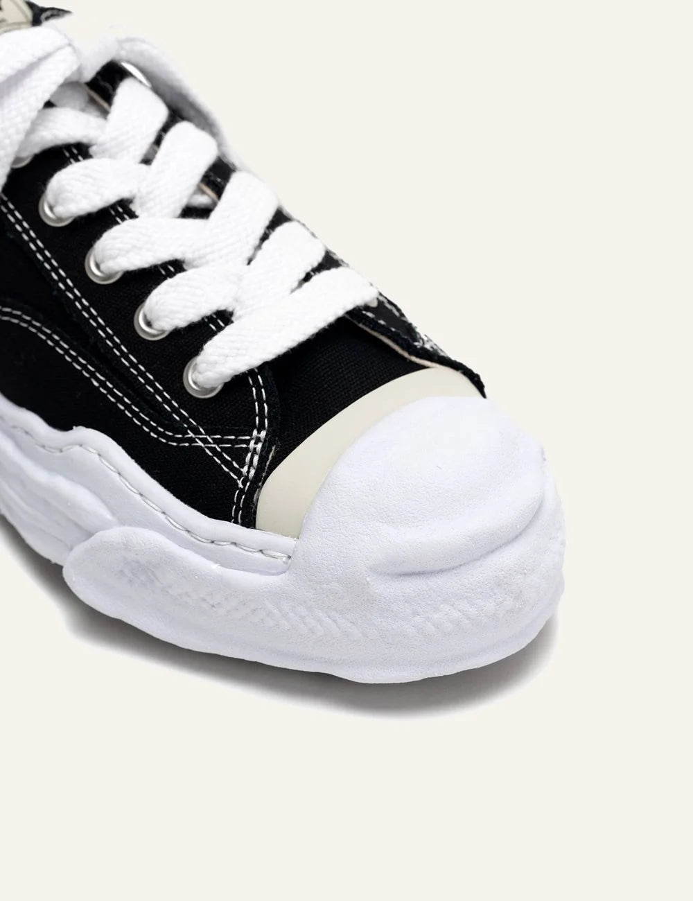 Maison Mihara Yasuhiro Hank sneaker black canvas, toe detail με OG sculpted white sole