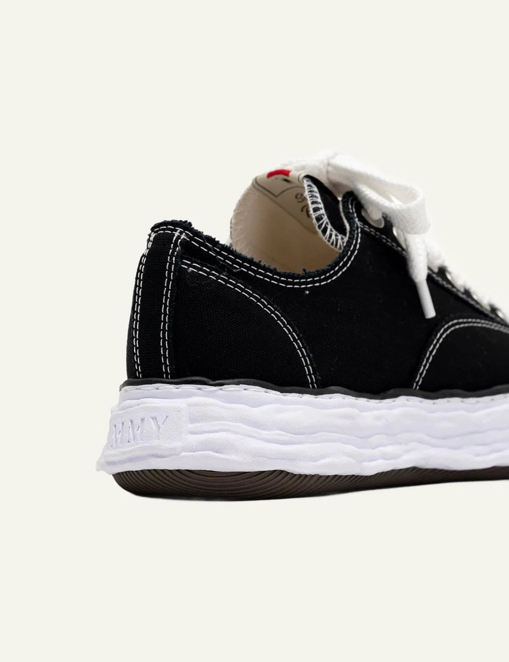 Maison Mihara Yasuhiro Peterson23 sneaker πίσω όψη, black canvas με sculpted sole