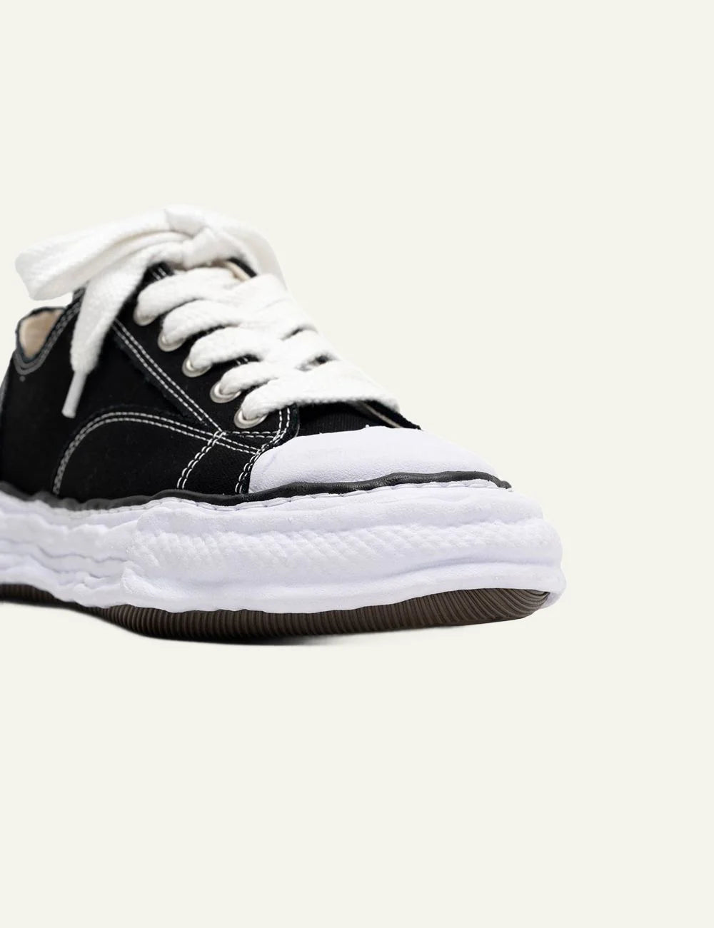 Maison Mihara Yasuhiro Peterson23 OG sole sneaker, μπροστινή γωνία με chunky toe