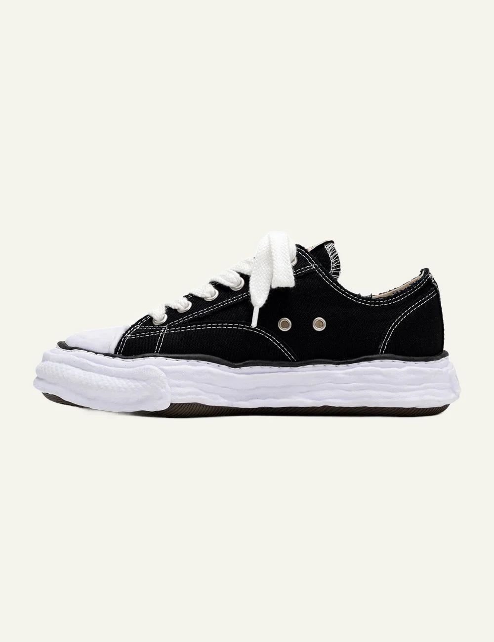 Mihara Yasuhiro Peterson23 sneaker black canvas, opposite side view με contrast stitching