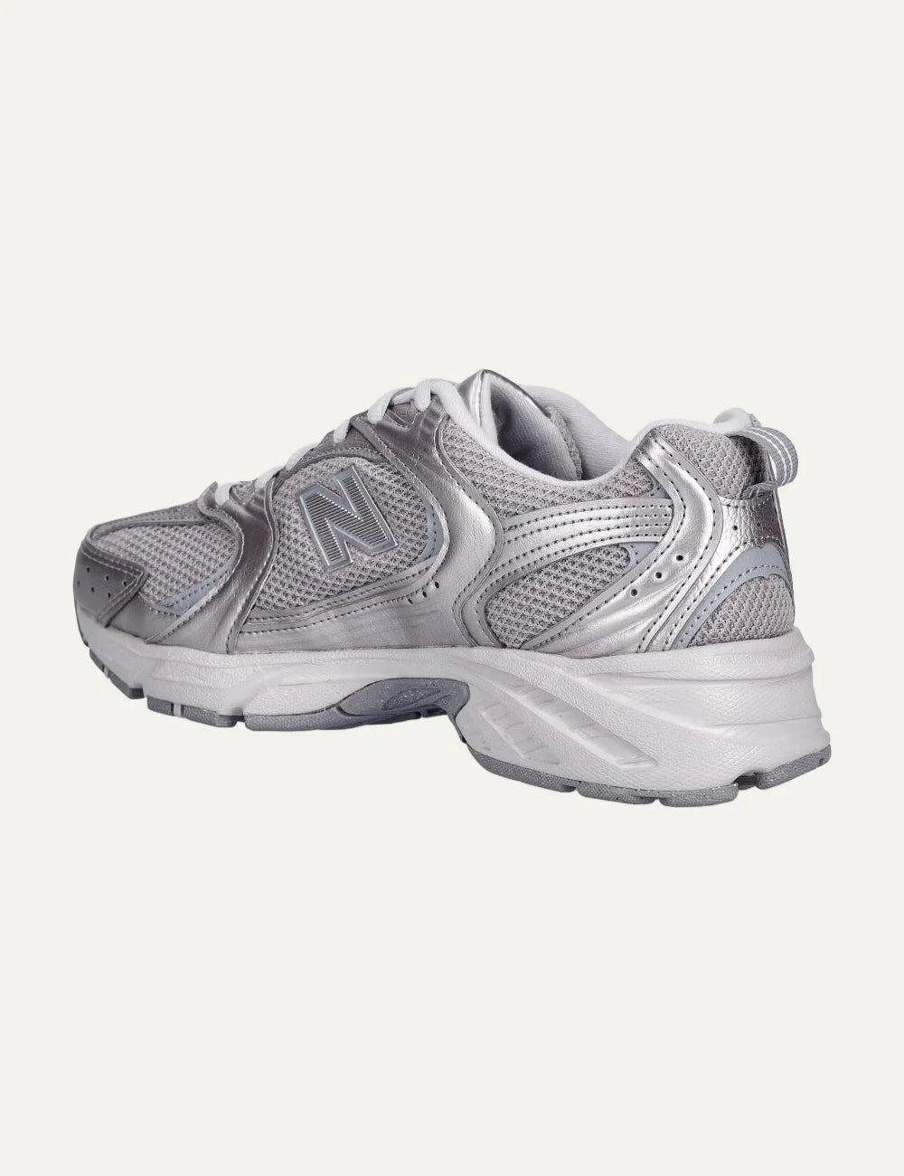 New Balance women's mesh sneakers in metallic silver profile