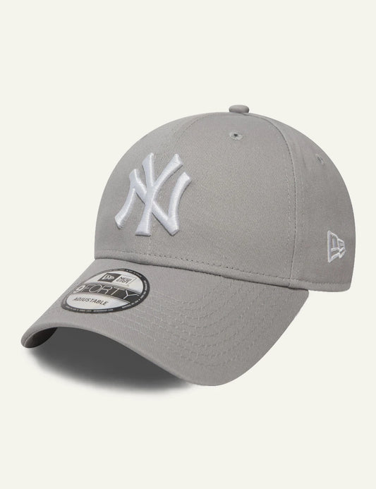 New Era NY Yankees cap grey white logo curved visor side view