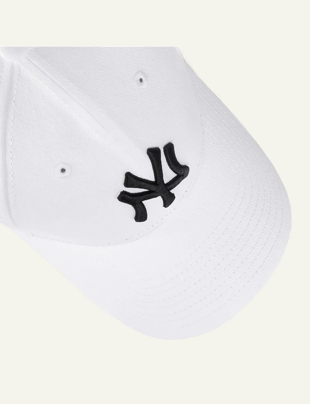 New Era NY Yankees cap white black logo curved visor detail logo view