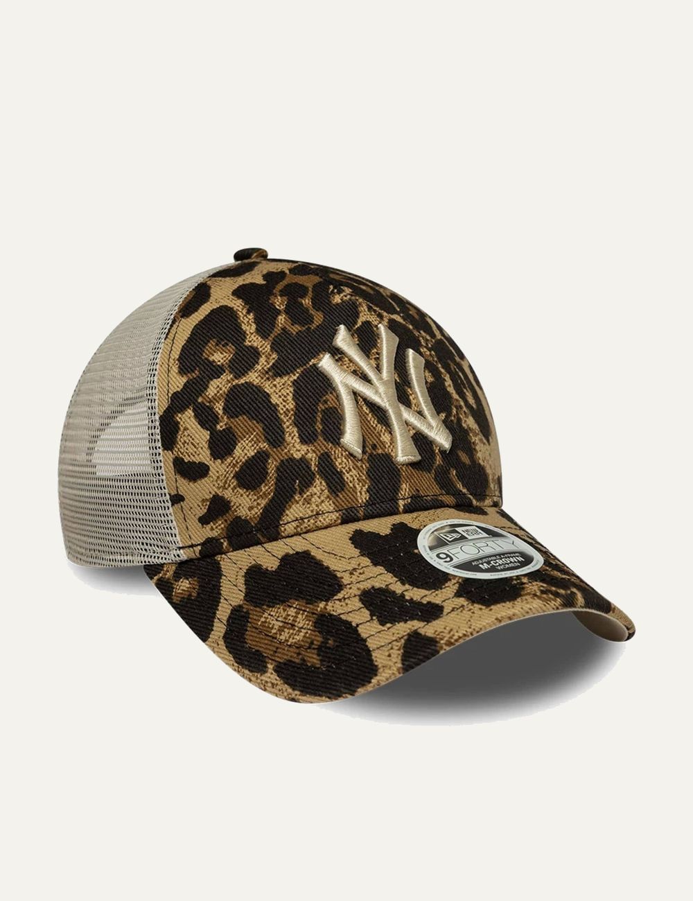 New Era New York Yankees leopard trucker cap front view