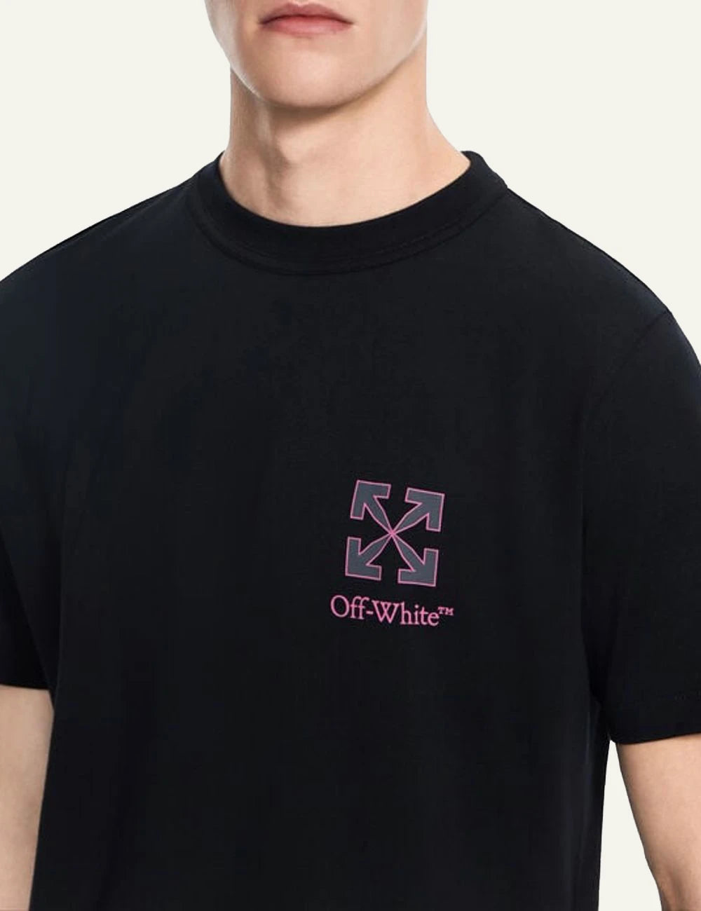 Off-White Men’s Black Cotton T-Shirt With Purple Arrows Logo detail