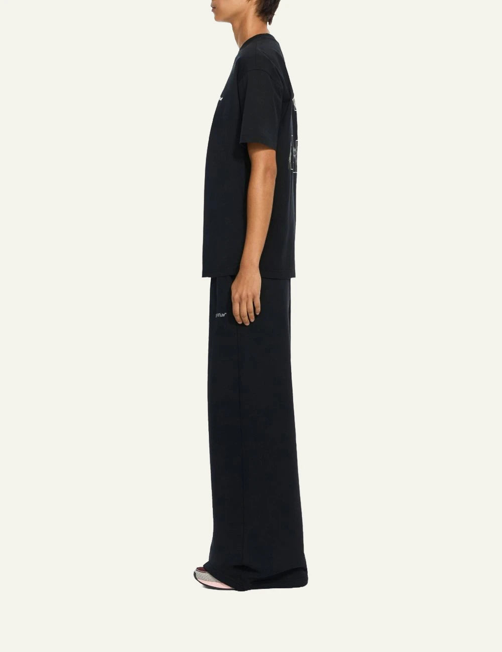 Off-White Women’s Black Embroidered Arrow Flower T-Shirt side
