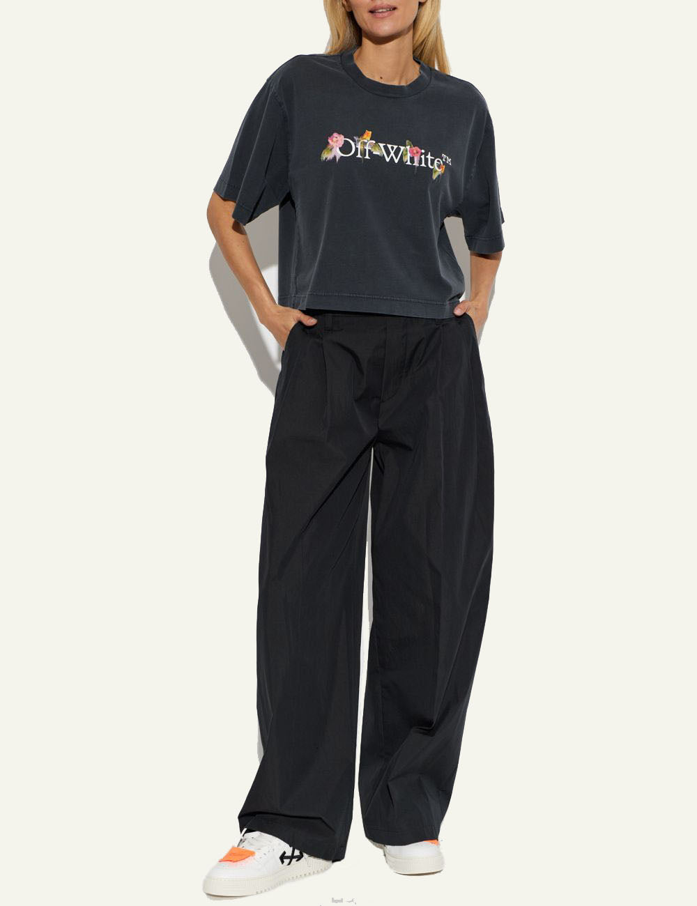 Off-White Women’s Washed Black Cotton Floral Logo Crop T-Shirt full body
