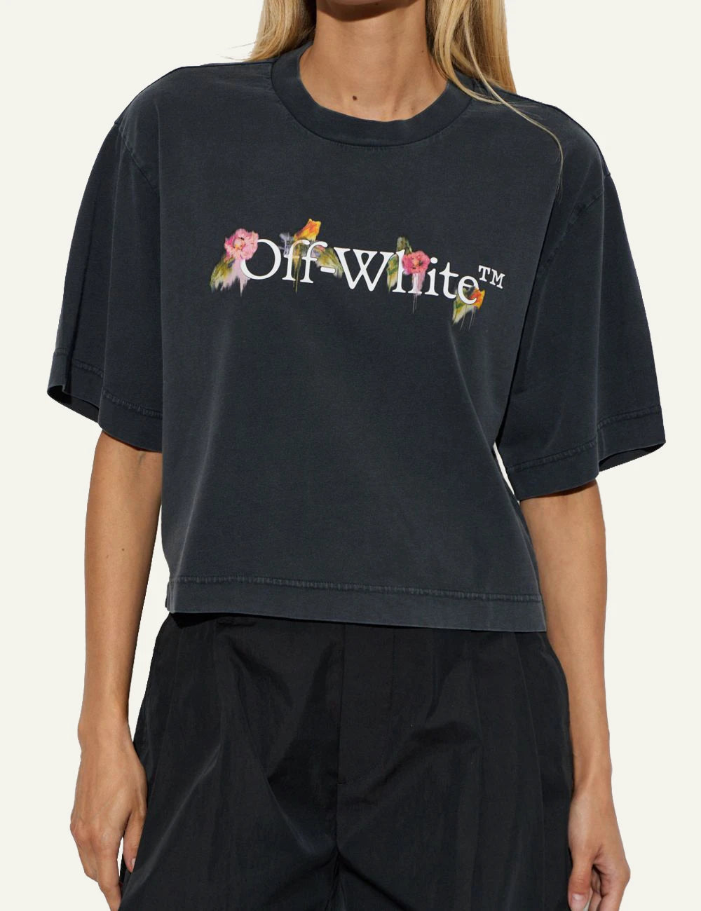 Off-White Women’s Washed Black Cotton Floral Logo Crop T-Shirt model