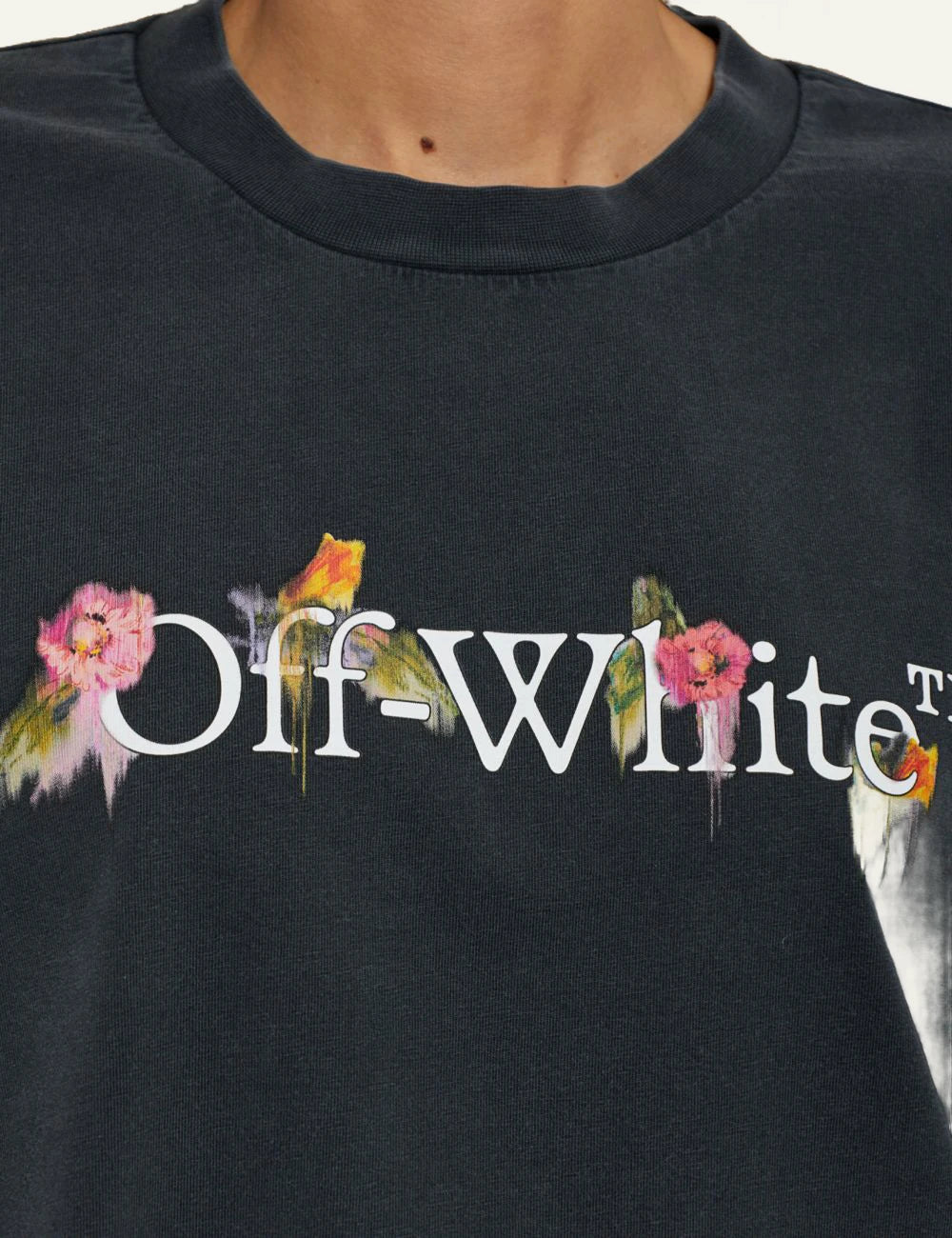 Off-White Women’s Washed Black Cotton Floral Logo Crop T-Shirt detail
