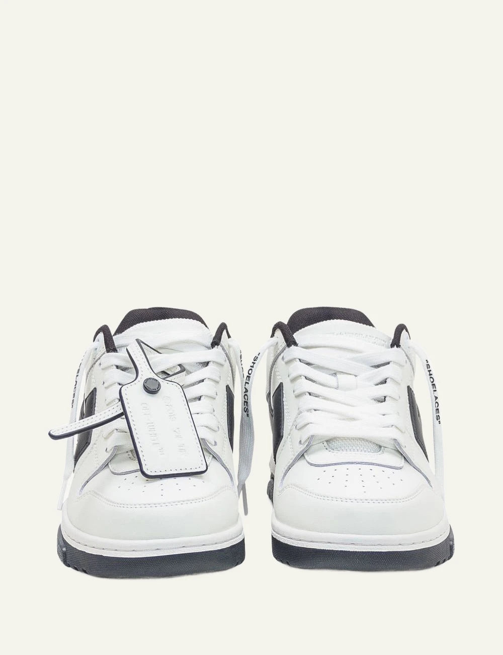 Off-White sneaker white black arrow detail front view